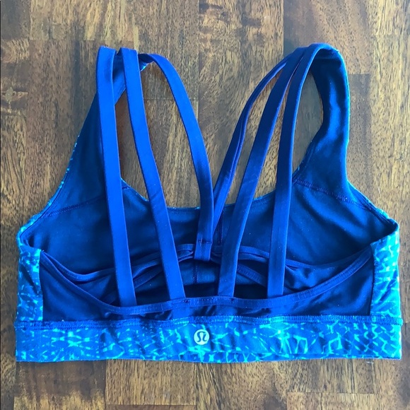 SOLD | LULULEMON | Blue Patterned Sports Bra - Picture 2 of 3
